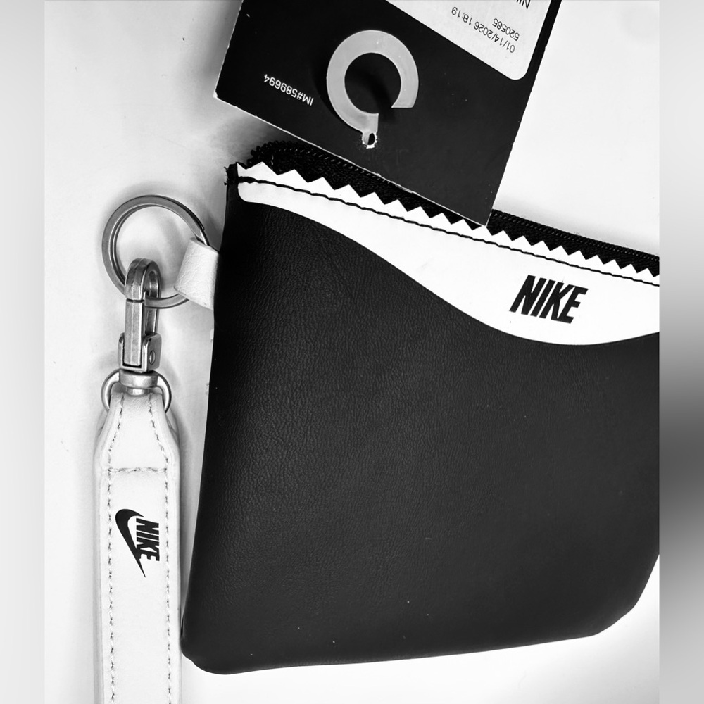 Nike Cortez Wristlet - Picture 6 of 6
